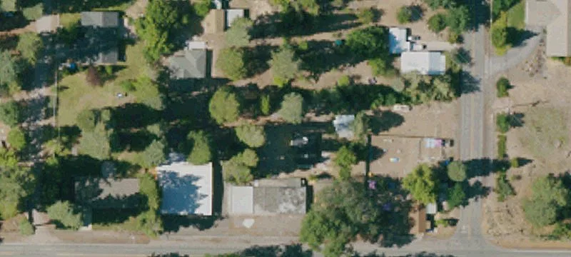 925 Lassen Ln