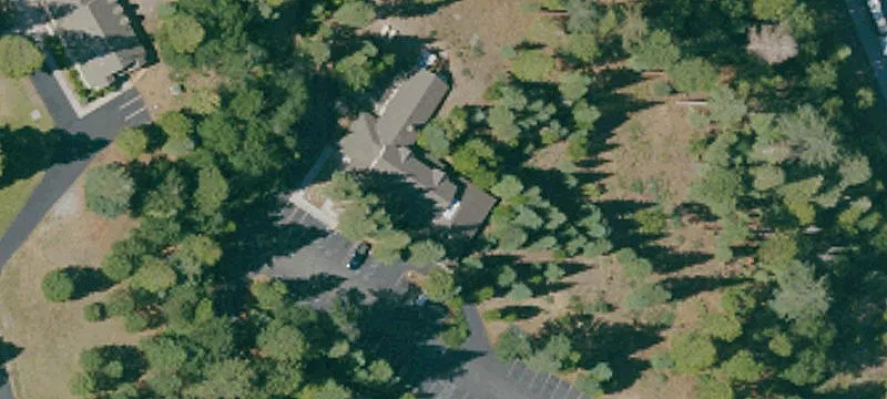 635 Lassen Ln
