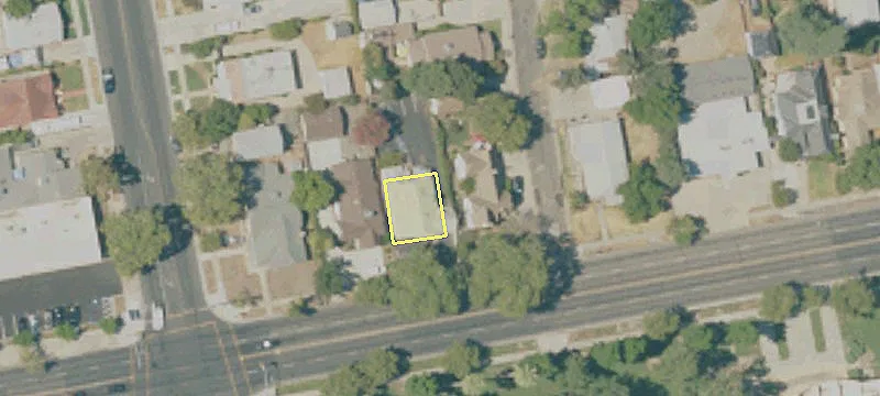 624 Tulare Ave