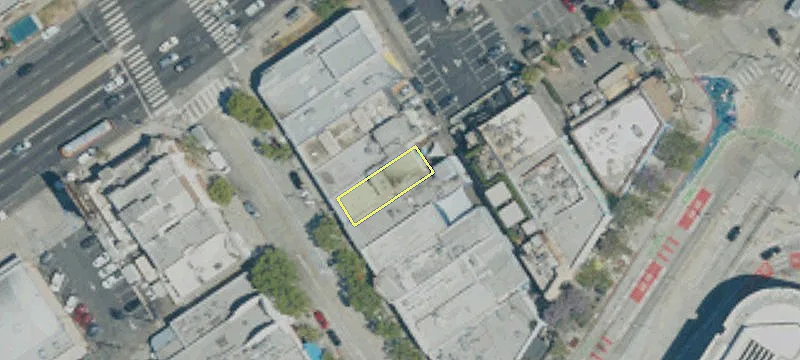 3820 Main St