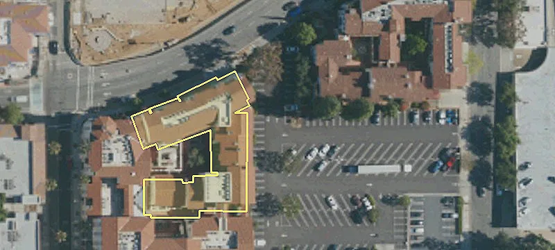 700 Un St