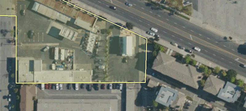 16032 Whittier Blvd