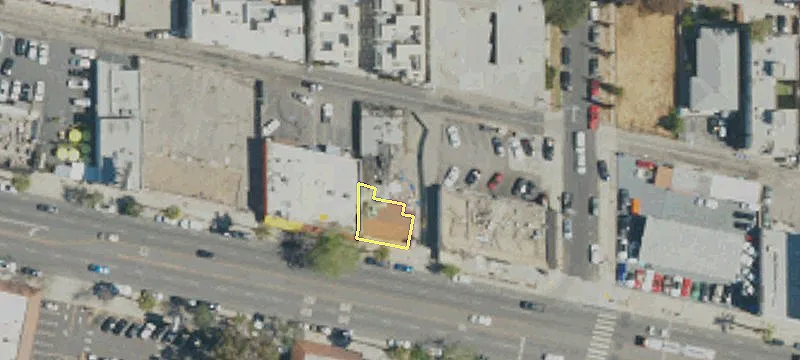 15013 Ventura Blvd