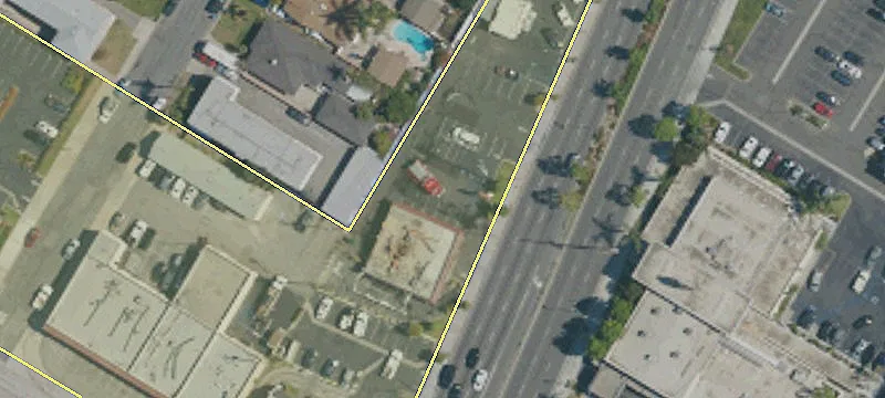10025 Lakewood Blvd