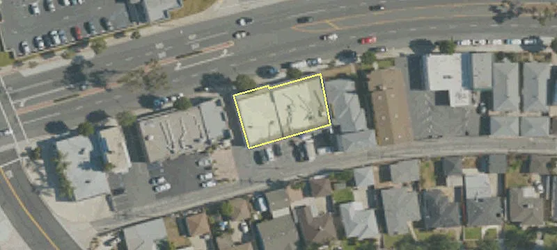 2435 Beverly Blvd
