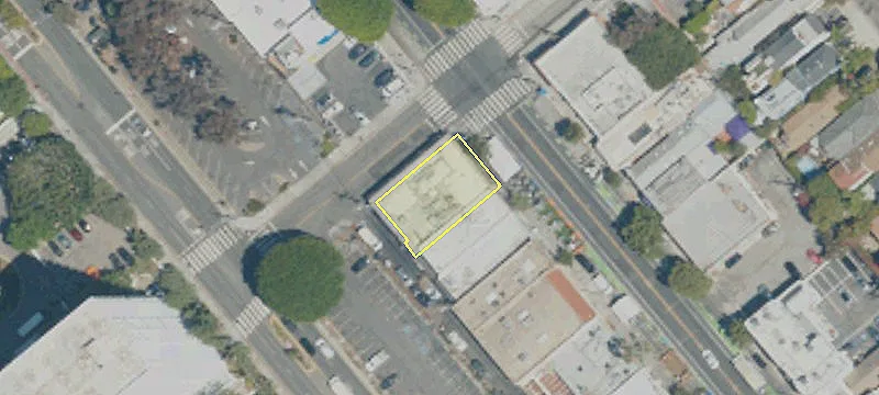 2702 Main St