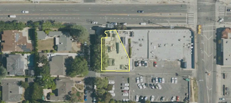 12520 Magnolia Blvd