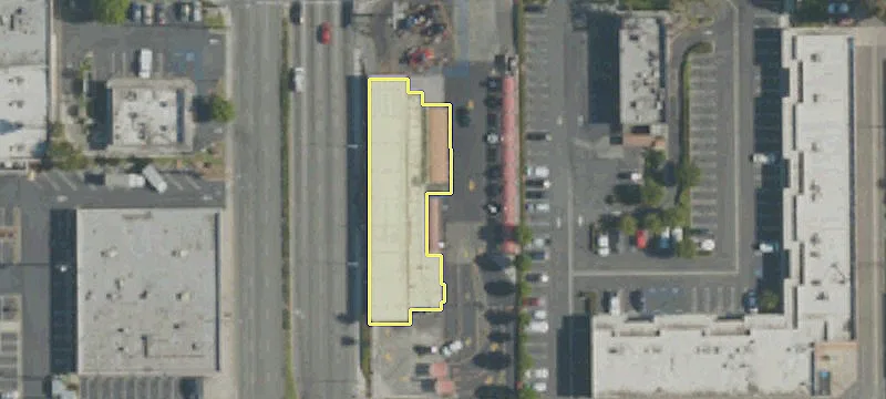 5748 Lakewood Blvd