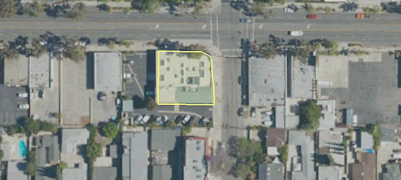 307 Everett St