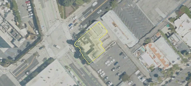 1901 Main St