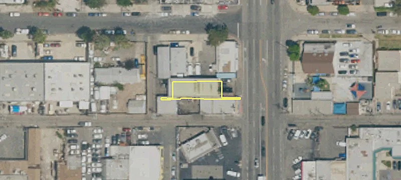 7221 Woodley Ave