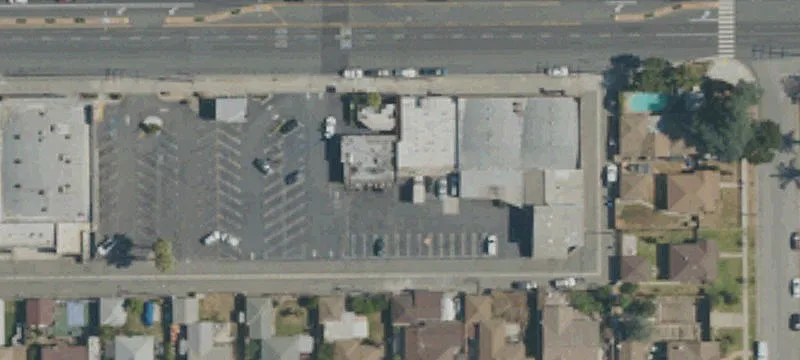 11042 Rosecrans Ave