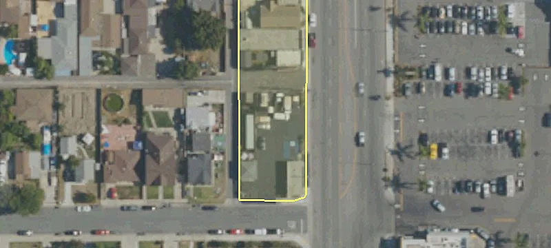 16127 Lakewood Blvd