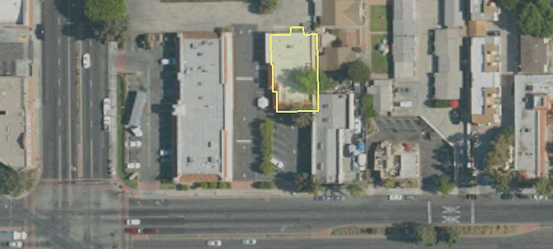 8021 Rosecrans Ave