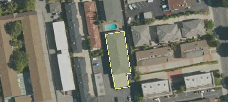 922 Duarte Rd