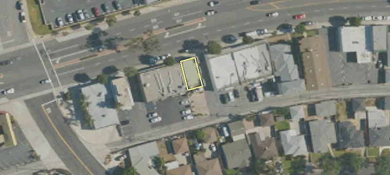 2443 Beverly Blvd