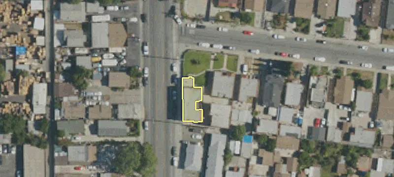 2400 Santa Ana St