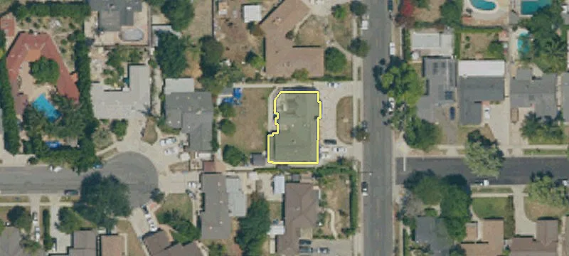 8437 Vanalden Ave