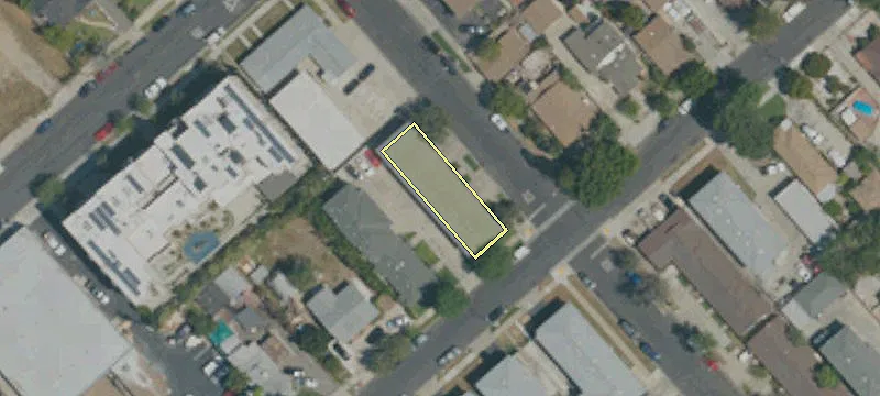 1404 2nd St