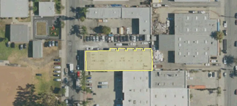 2028 Loma Ave