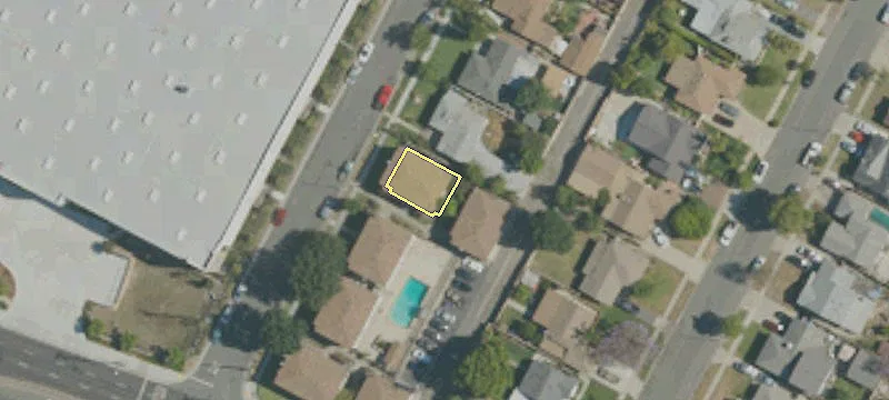 7772 Paramount Pl