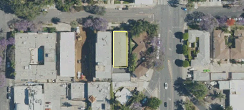 8106 Norton Ave