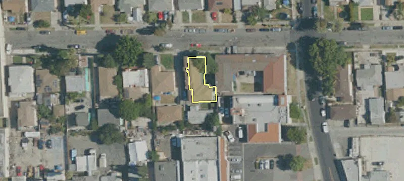 1704 San Luis St