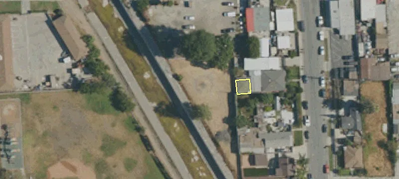 412 Alondra Blvd