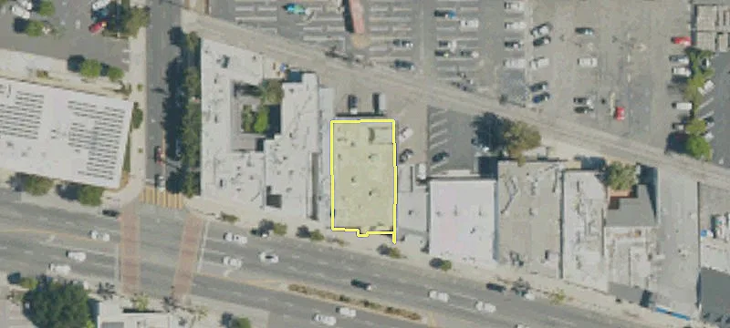 17047 Ventura Blvd