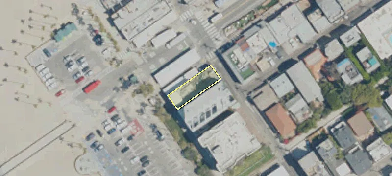 4 Washington Blvd
