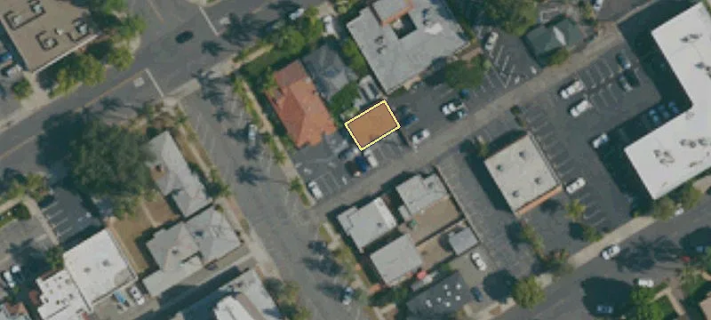 320 Kalmia St
