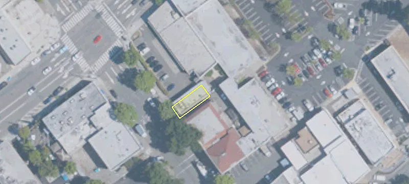 22528 Main St