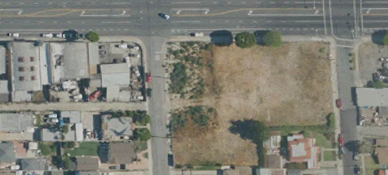 900 Compton Blvd