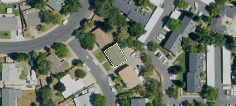 1303 Edmonton Ave