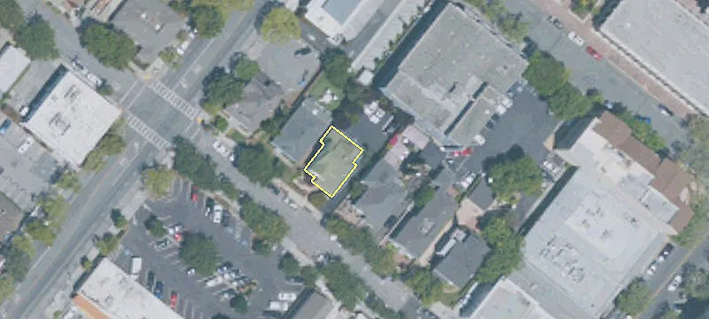 423 Kipling St