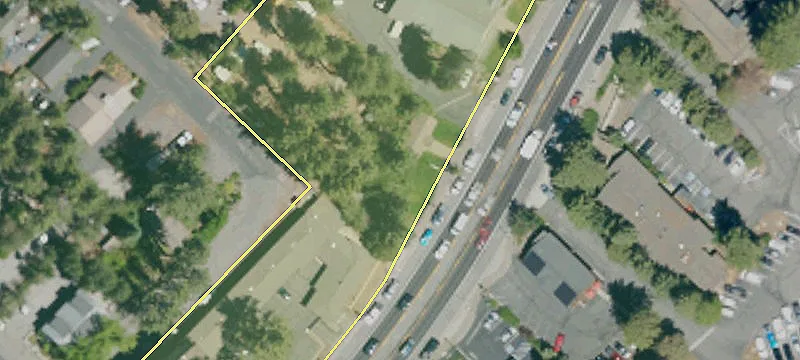 695 Lk Blvd