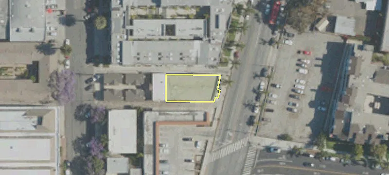 325 Alamitos Ave