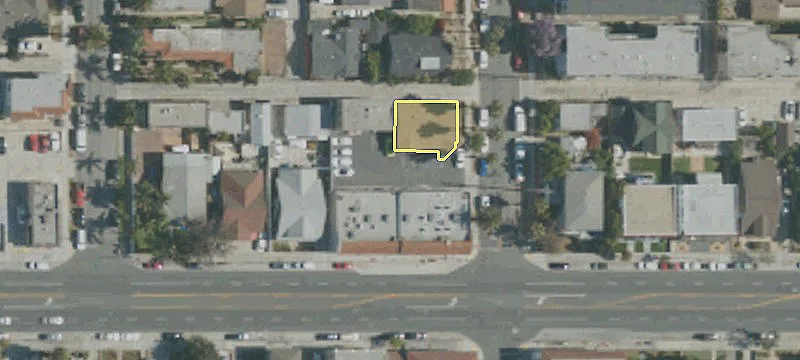 711 Rose Ave