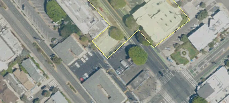 2522 Main St