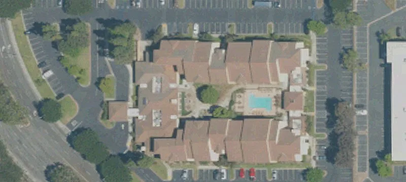 2000 Mariposa Ave