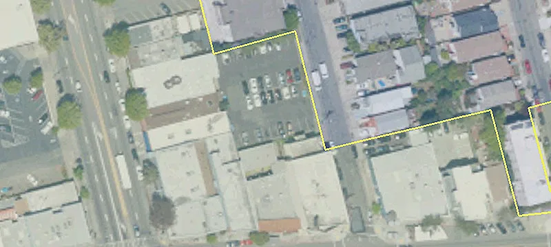 1121 Solano Ave