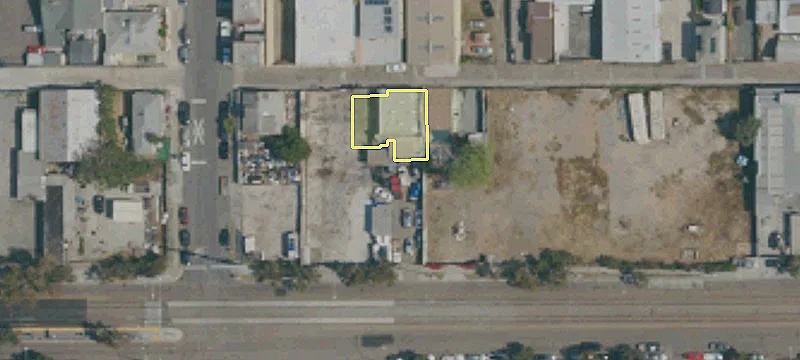 2624 Commercial St