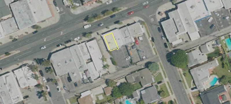 3306 Burbank Blvd