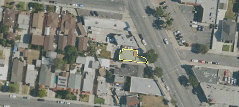 8261 Long Bch Blvd