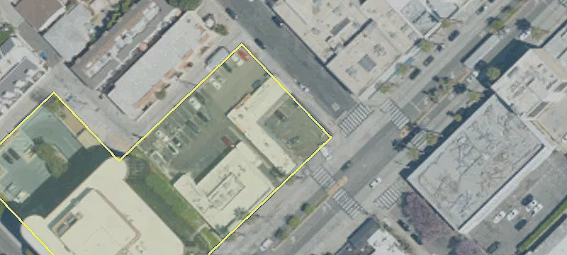 2033 Wilshire Blvd