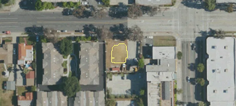 30 Mtn St