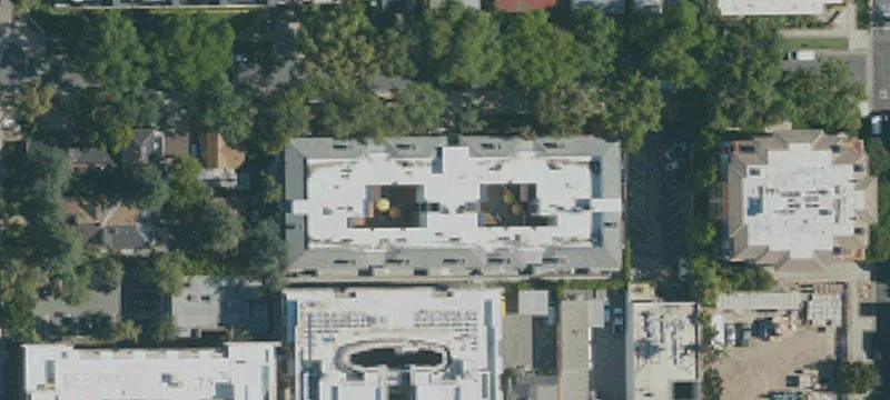 700 Locust St
