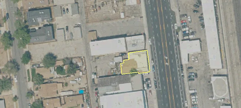 44627 Sierra Hwy