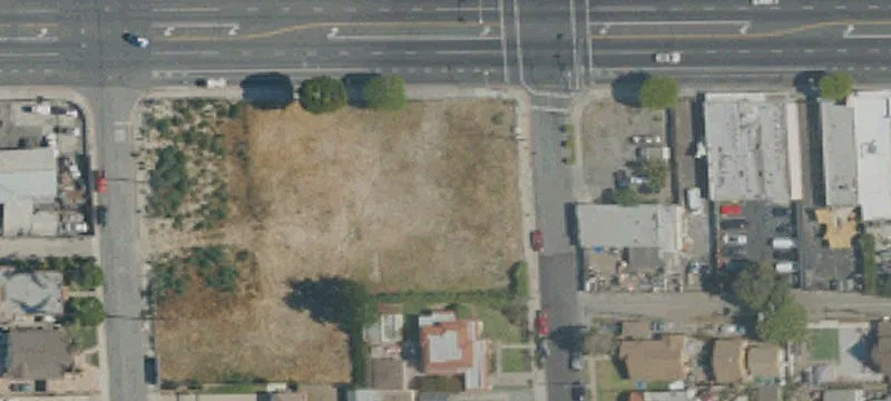 940 Compton Blvd