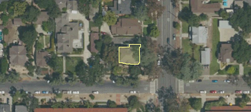 709 College Ave